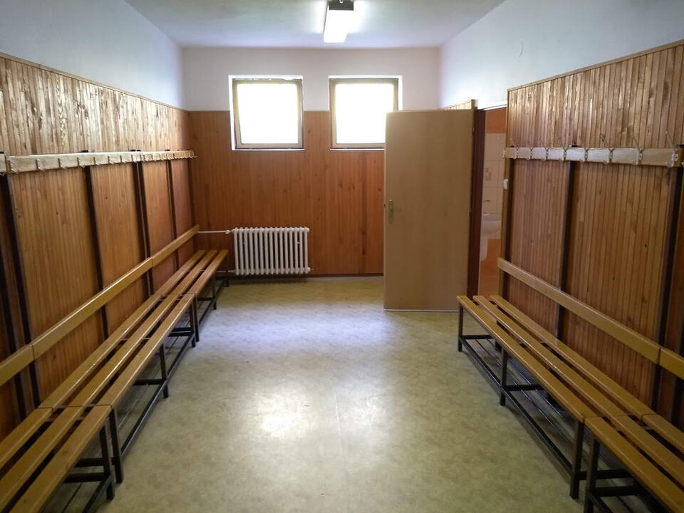 Šatna - škola Šatna - škola